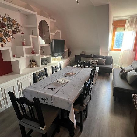 La Perla Del Pirineo Apartment Jaca Bagian luar foto